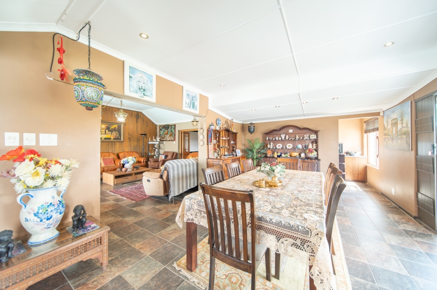 4 Bedroom Property for Sale in Bonza Bay Eastern Cape